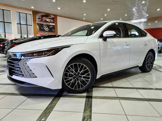 BYD KING 1.5 DM-I PHEV GS AUTOMÁTICO BYD KING 1.5 DM-I PHEV GS AUTOMÁTICO